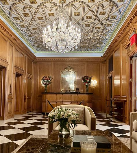 Why Manhattan Real Estate is So Expensive | ELIKA New York