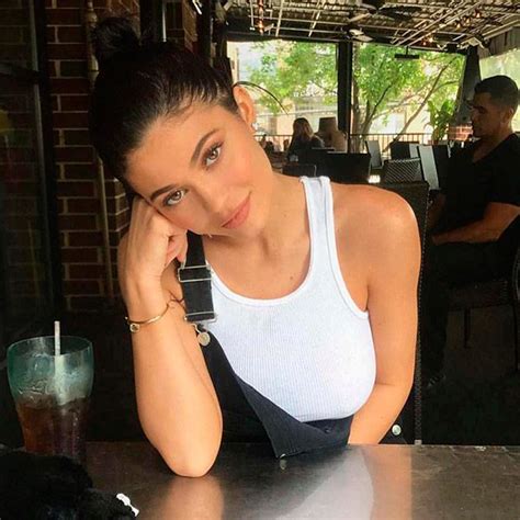 20 veces en las que Kylie Jenner aparentó tener realmente 20 años