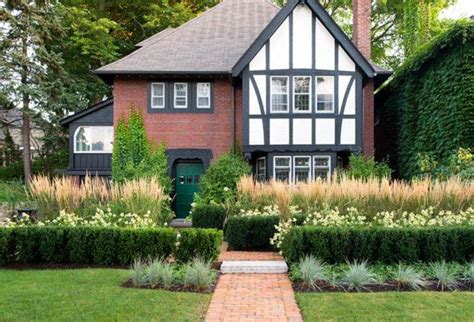 Garden Design Ideas - How to Use Shrubs for Hedge | Founterior