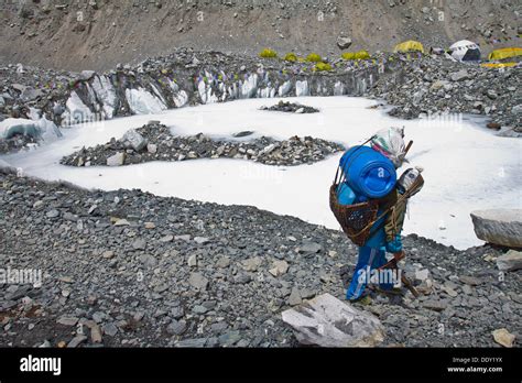 Everest Base Camp Tent Stockfotos Und Bilder Kaufen Alamy