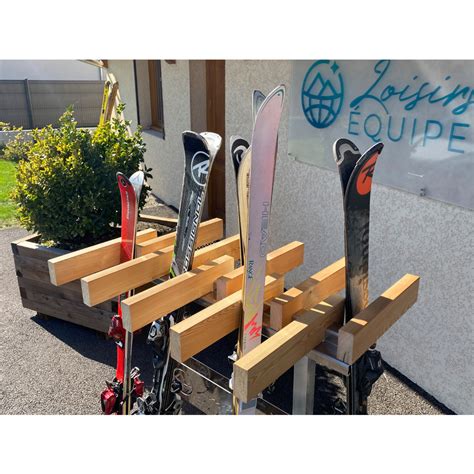 Rack à ski en bois Mélèze Indispensable des stations