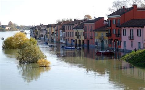 Maltempo Fiume Ticino Esonda A Pavia Allerta Per Il Po Foto Sky Tg