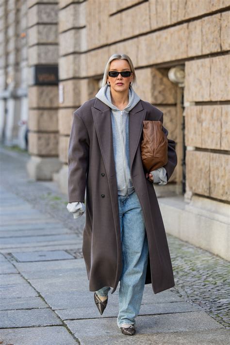6 Ideas Para Llevar Jeans Con Sudaderas Oversize Con Estilo Durante