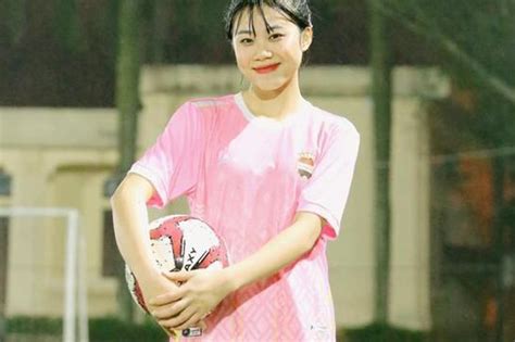 Ch N Dung Hot Girl I Di N Cho C C I Tuy N Tham D World Cup B O Kinh T Th