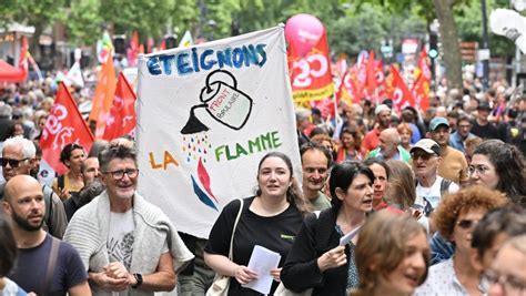 Replay Manifestations Contre Lextrême Droite 640 000 Personnes Ont