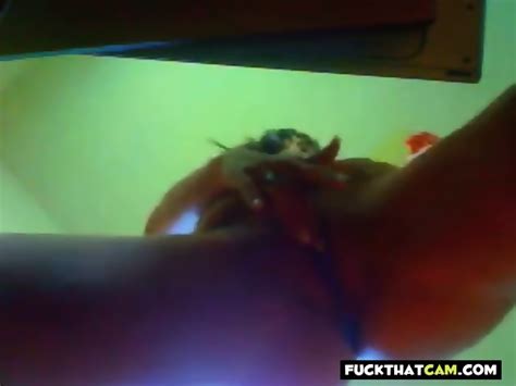 Shaking Ass And Rubbing The Clit Tina Hot