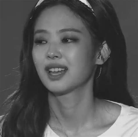 Blackpink Jennie Crying Meme Gif Jisoo Blackpink Profile Pictures My ...