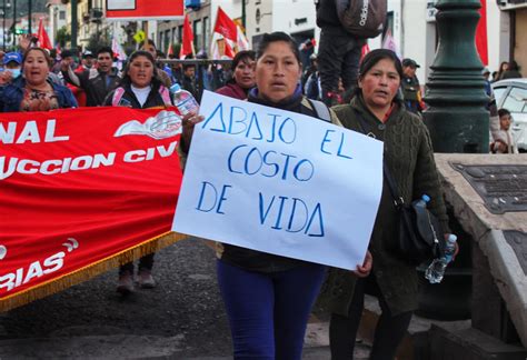 Wayka On Twitter En Cusco Cientos De Manifestantes Ten An