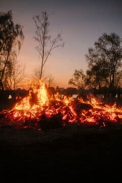 Burn Bilder Durchsuchen Archivfotos Vektorgrafiken Und