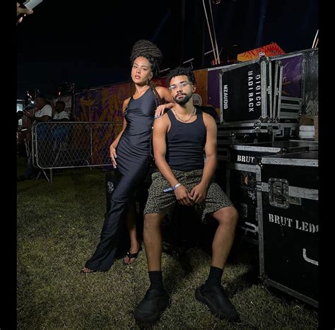 Foto Bella Campos também foi vista aos beijos o ator Lucas Leto