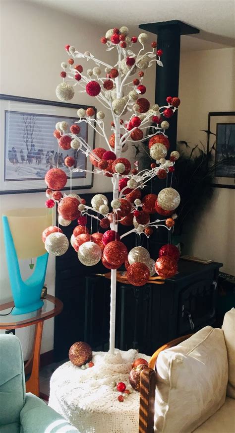 Modern mid century theme Christmas tree | Christmas, Christmas tree ...