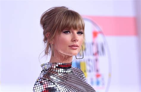 Role Model Taylor Swift Prompts Spike In Voter Registration By Posting