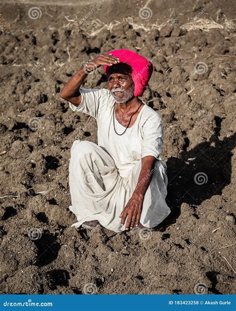 Latur Maharashtra India 8 Aug 2020 Indian Farmer Applying Manure To