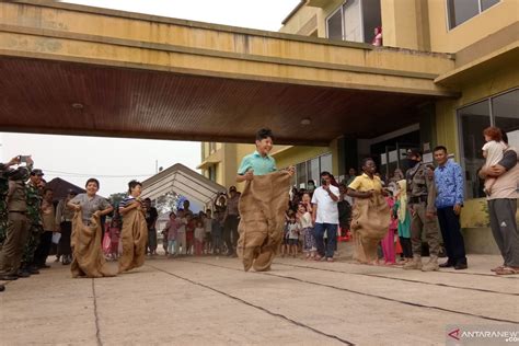 Pencari Suaka Ikut Lomba Balap Karung Dan Makan Krupuk Antara News