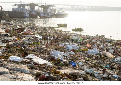 Ganges Water Pollution Polluted Holy Ganga Stock Photo 1636539007 ...