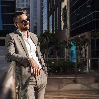 discover  opulence  dubais  luxurious estates  db