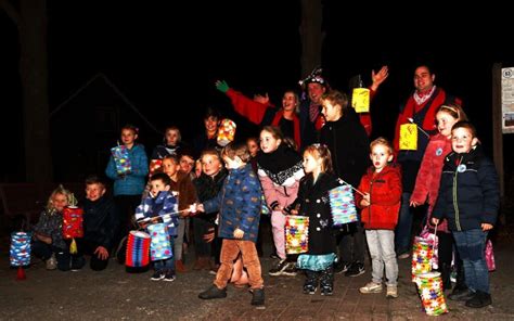 Lampionnenoptocht 11 11 2022 Het Dorp Moerstraten