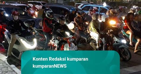 Jalan Raya Kalimalang Mulai Dipadati Pemudik Motor Malam Ini Kumparan