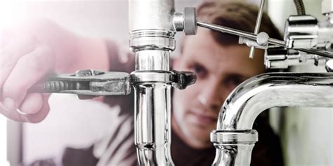 3 Reasons Why You Should Turn To The Professionals For Plumbing