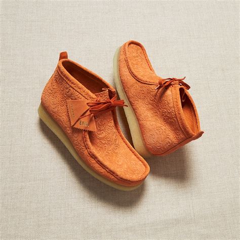 End X Clarks Originals Oxford Flowers Wallabee Boot Orange Floral