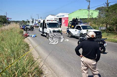 Motociclista pierde la vida bajo las llantas de un tráiler