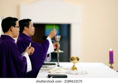 4,423 Celebration Of The Eucharist Images, Stock Photos & Vectors ...