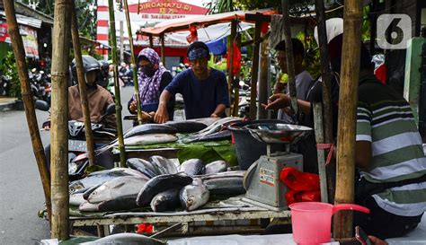 FOTO Jelang Imlek Pedagang Ikan Bandeng Mulai Bermunculan Di Rawa