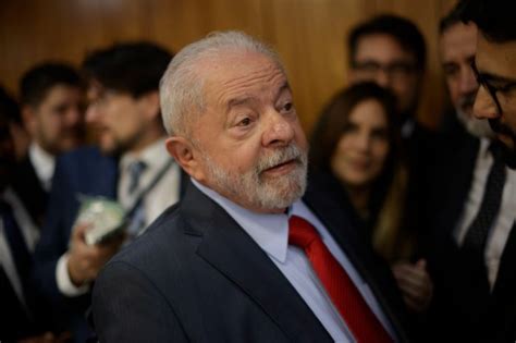 FA não são poder moderador como pensam que são diz Lula