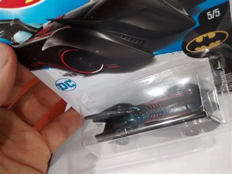 Batman Batimovil De Coleccion Dc Comics Hot Wheels Nuevo S En Mercado Libre