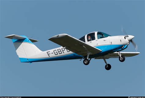 F GBPU Private Piper PA 38 112 Tomahawk Photo by Hervé CHAMPAIN ID