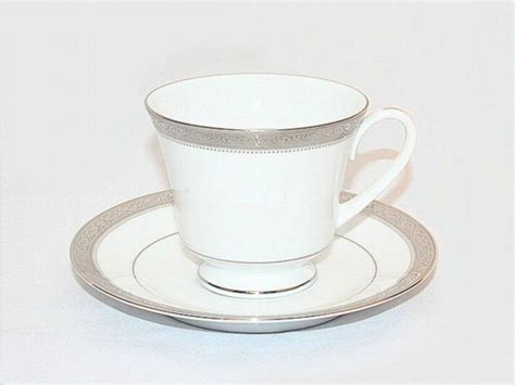 Noritake Signature Platinum Tea Saucer White And Platinum X