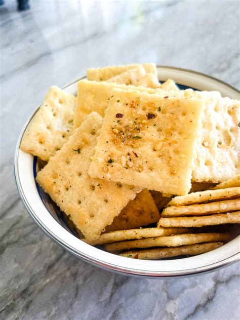 Seasoned Saltine Crackers With Ranch Easy Recipe Sweetpea Lifestyle