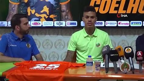 Der Brasilianische Mittelfeldspieler Coelho Bei Alanyaspor Video