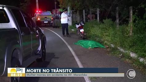 Mulher morre após perder controle de moto e cair na Avenida Maranhão