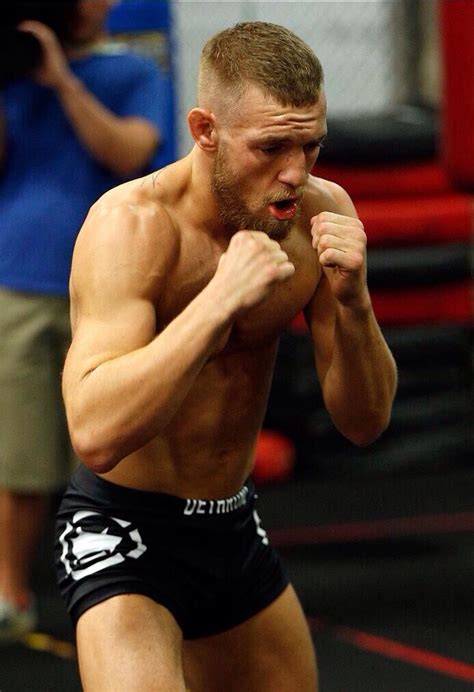 Pin su Conor McGregor