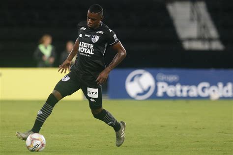 Botafogo Acerta Renova O De Contrato De Marcelo Benevenuto Gazeta