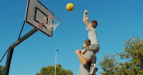 Festejar N El D A Del Padre Con Basquetbol