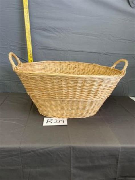 Wicker Laundry Basket | EstateSales.org