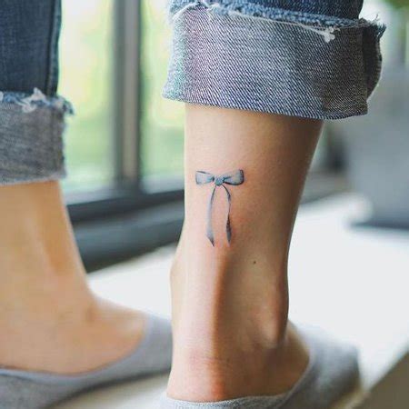 27 Schöne Schleife Tattoos für Männer und Frauen Bedeutung Vorlagen