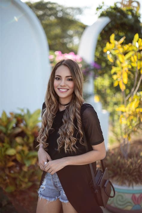 Maxi Top: Learn How to Wear this Hot New Trend Now!