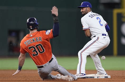 Altuve Pega Jonrón De 3 Carreras Y Coloca A Astros A Un Triunfo De La