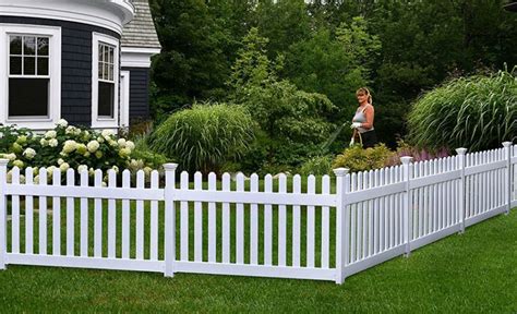 45 Picket Fence Designs (Pictures of Popular Types)