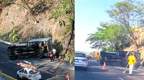 Caos Vial En La Cuernava Acapulco Por Volcadura De Camioneta Que