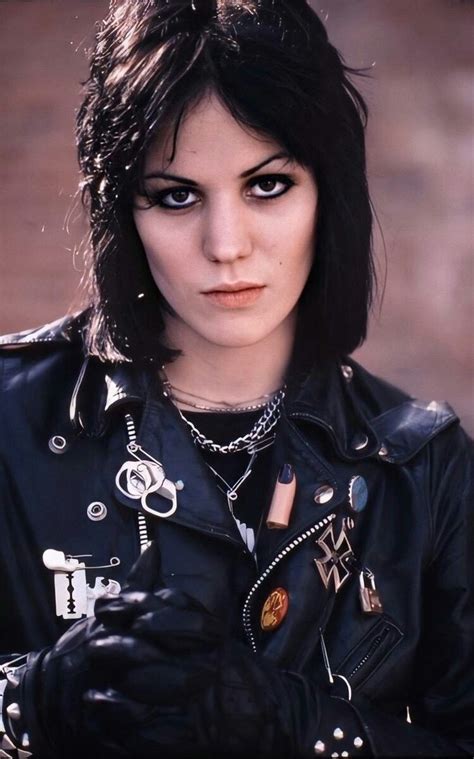 Pin By Niche Designs On 80s Women Joan Jett Female Rock Stars Singer