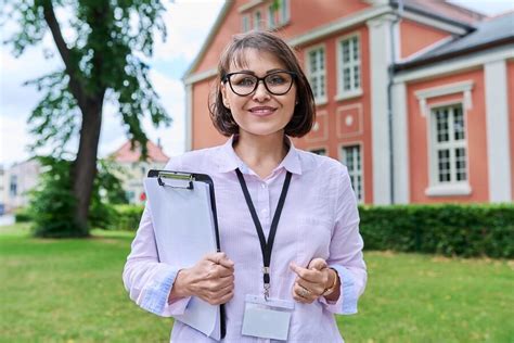 Cu Les Son Las Funciones Del Educador Social En Centros De