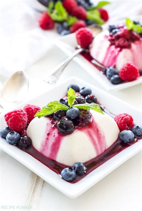 Yogurt Panna Cotta With Raspberry Coulis Raspberry