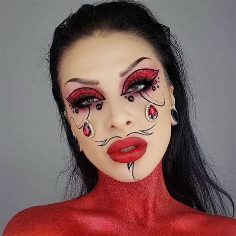 27 Scary (Yet Pretty) Halloween Makeup Looks to Try This Year