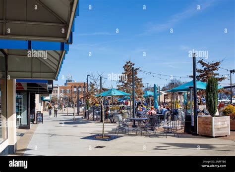 Hickory Nc Usa 14 Feb 2023 Downtown Plaza With Outdoor Dining