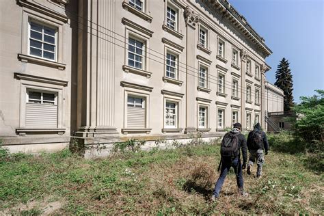 Exploring Abandoned Lynnewood Hall Mansion With Guard Dogs — Abandoned Central