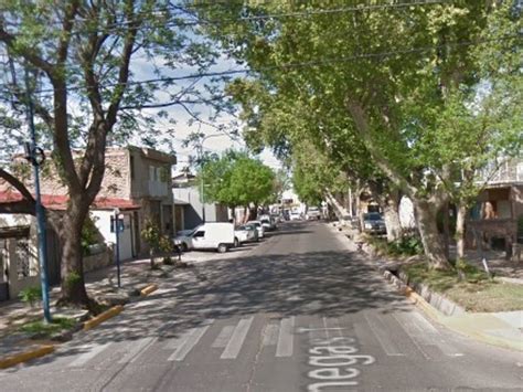 Mataron de una puñalada en el corazón a un joven de 18 años en la calle